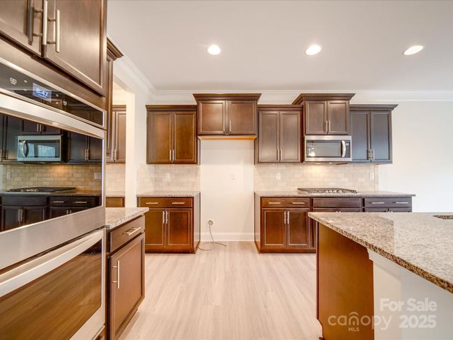Kitchen | Image 11