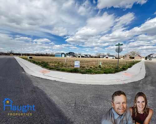 1202 Big Horn Dr, Douglas, WY, 82633-2050 | Card Image