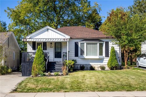 152 Stroud Rd, Hamilton, ON, L8S2A2 | Card Image