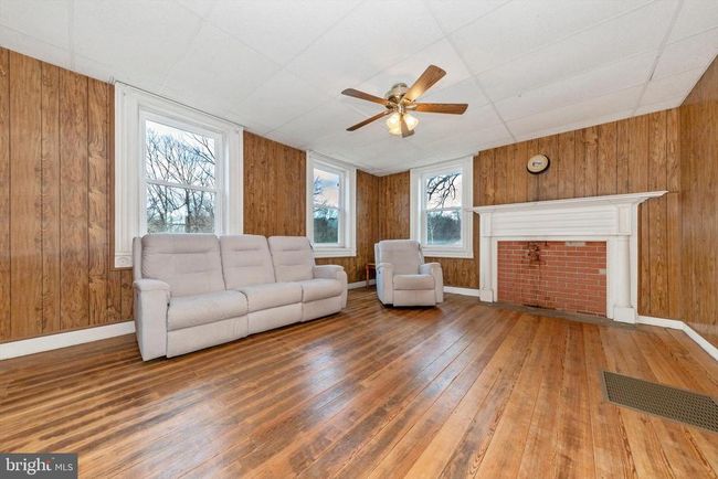 2820 Milt Summers Rd, Home with 4 bedrooms, 1 bathrooms and null parking in MIDDLETOWN MD | Image 12