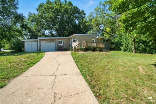 825 Harris Ave, Manhattan, KS, 66502-3615 | Card Image