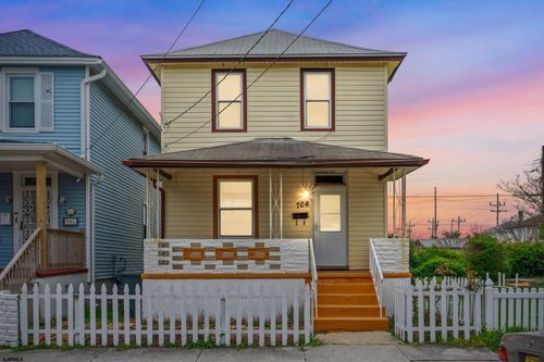 704 N Michigan Ave, ATLANTIC CITY, NJ, 08401-3033 | Card Image