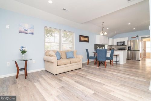 1154 W 6th St, LAUREL, DE, 19956-1394 | Card Image