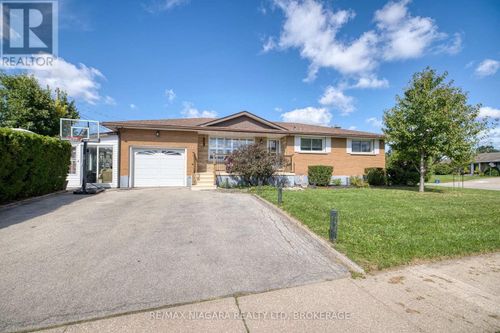 121 Garon Avenue, Welland (Lincoln/Crowland), ON, L3B1B7 | Card Image