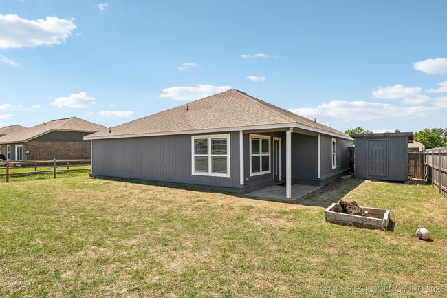 11001 117 Th East Pl, House other with 3 bedrooms, 2 bathrooms and null parking in Owasso OK | Image 27