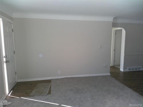 846 W Hemphill Rd, Flint, MI, 48507-2546 | Card Image