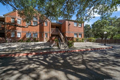1111-7930 Roanoke Run, San Antonio, TX, 78240-5220 | Card Image