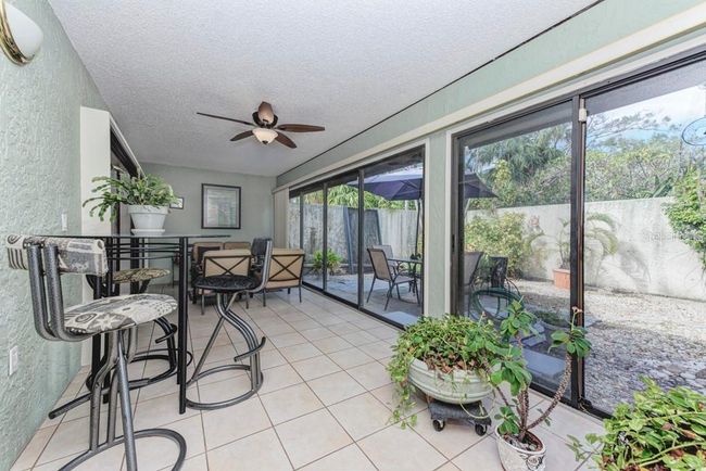 597 Lakeside Dr, Condo with 2 bedrooms, 2 bathrooms and null parking in BRADENTON FL | Image 14