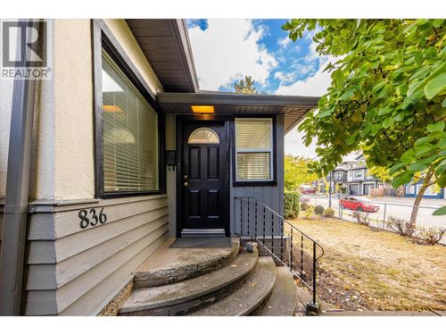 836 Cawston Ave, Kelowna, BC, V1Y6Z7 | Card Image