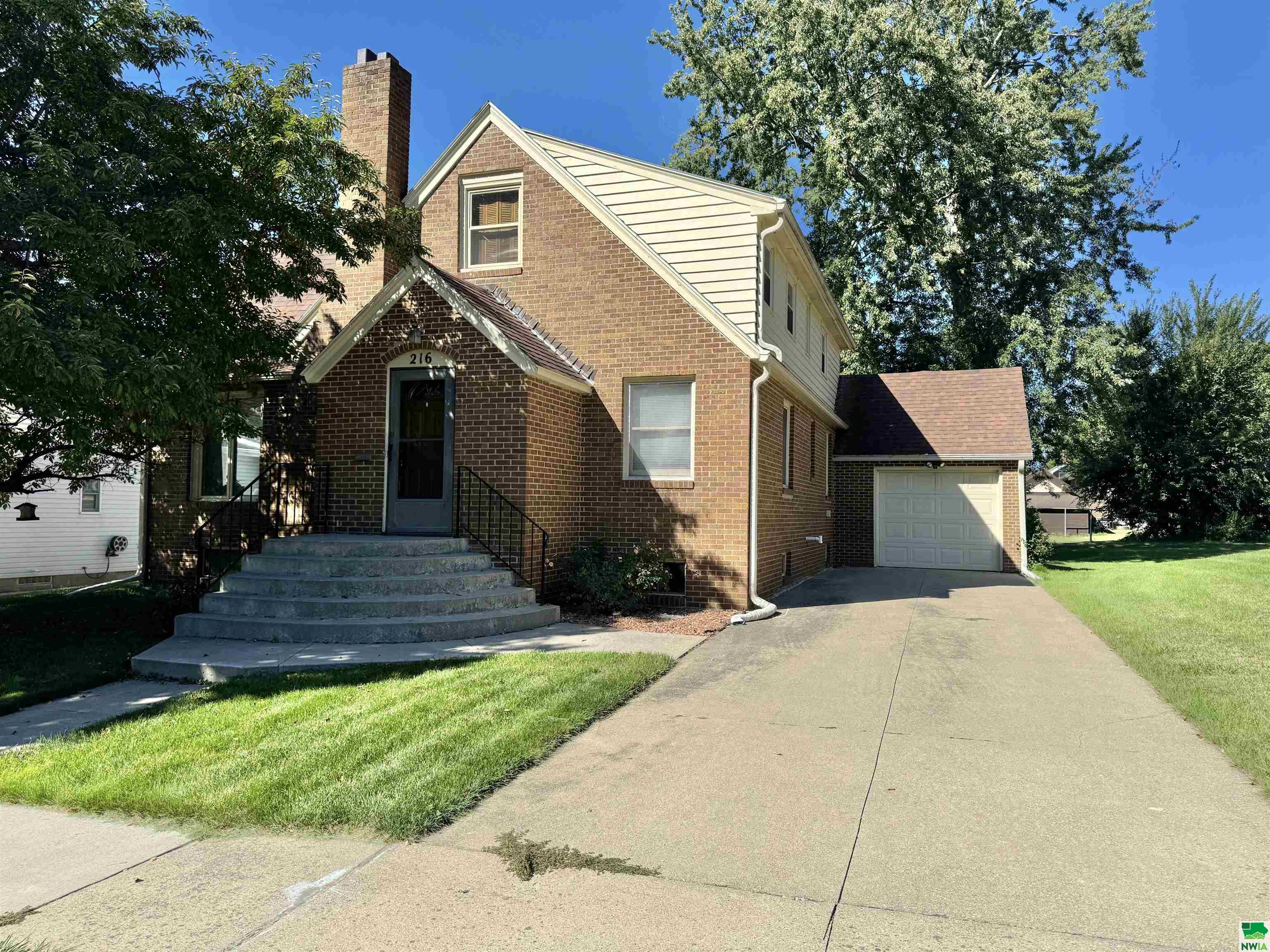 Geneseo St, Storm Lake, IA 50588
