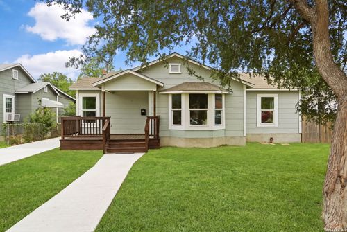 230 Leming Dr, San Antonio, TX, 78201-3742 | Card Image