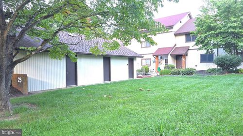 25 Village Dr, SMYRNA, DE, 19977-1853 | Card Image
