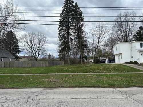 VL Grantwood Drive, Parma, OH, 44134 | Card Image