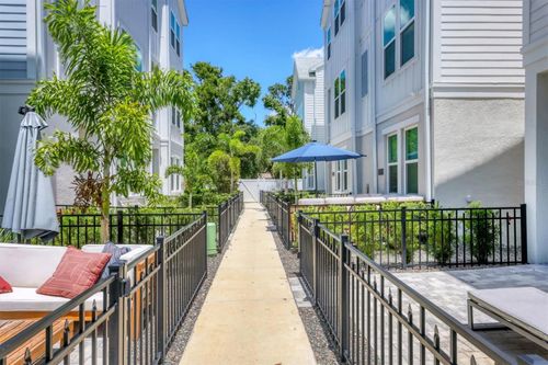 2513 Boone Ct, SARASOTA, FL, 34237-4744 | Card Image