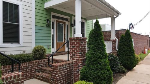 825 S Poplar St, Winston-Salem, NC, 27101-5864 | Card Image