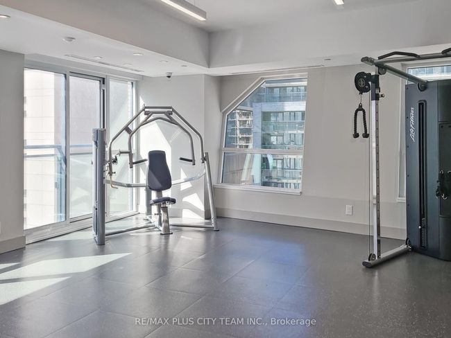 2405 - 99 John St, Condo with 2 bedrooms, 1 bathrooms and null parking in Toronto ON | Image 21
