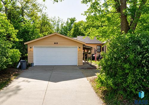 805 S Sycamore Ave Avenue, Sioux Falls, SD, 57110 | Card Image
