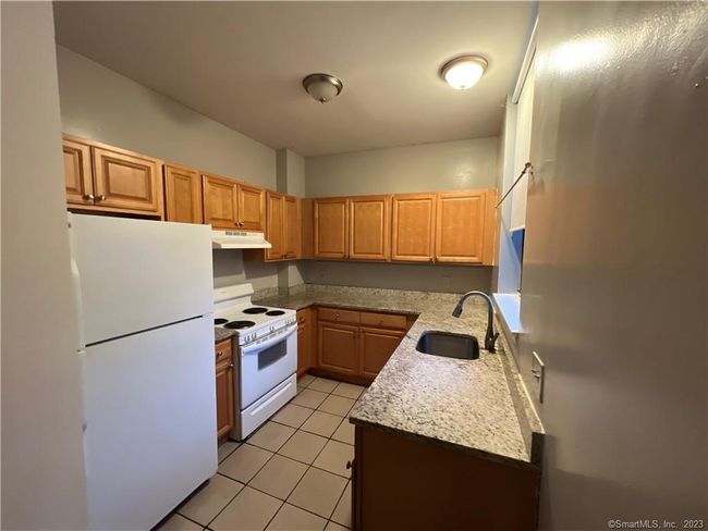 APT-101 - 456 Lombard St, Home with 2 bedrooms, 1 bathrooms and 1 parking in New Haven CT | Image 9