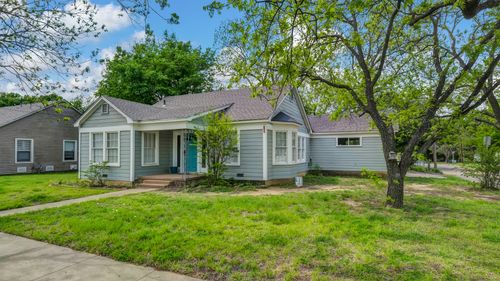 1715 N Oak Ave, Mineral Wells, TX, 76067-3031 | Card Image