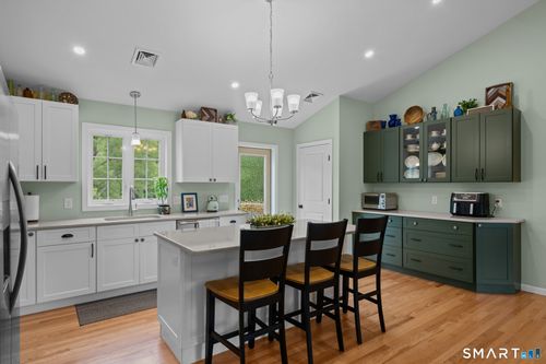 48 Lake St, Moosup, CT, 06354-1108 | Card Image
