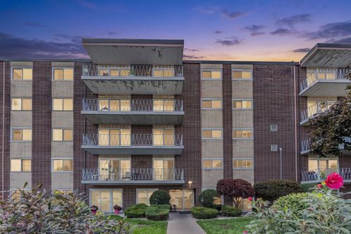19e-2900 Maple Ave, Downers Grove, IL, 60515-4143 | Card Image