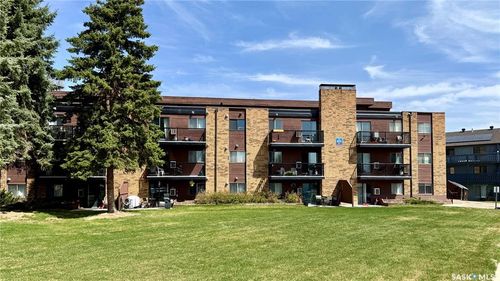 307-802c Kingsmere Blvd, Saskatoon, SK, S7J4B7 | Card Image