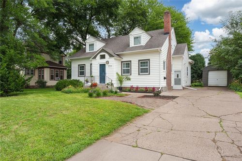 1711 State St, Eau Claire, WI, 54701-4824 | Card Image
