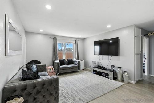 5-1679 Pentecost Way, San Diego, CA, 92105-5768 | Card Image