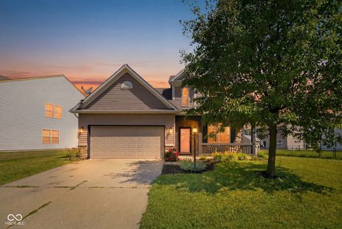 9704 Gull Lake Dr, Indianapolis, IN, 46239-6894 | Card Image
