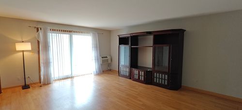 212-4835 N Central Ave, Chicago, IL, 60630-3259 | Card Image