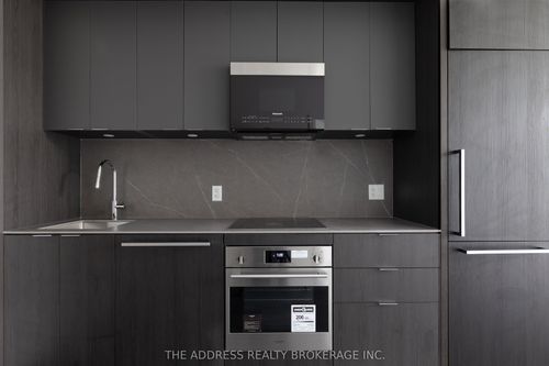 212-6 Greenbriar Road, North York, ON, M2K0H6 | Card Image