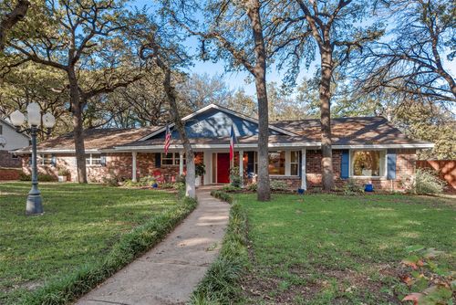 4006 Hollow Oak Dr, Euless, TX, 76040-6412 | Card Image