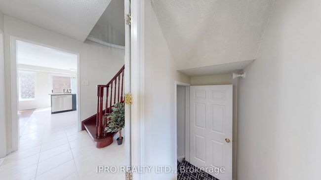 41 Lauraglen Cres, House attached with 6 bedrooms, 4 bathrooms and 4 parking in Brampton ON | Image 32