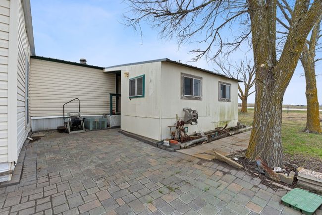 20601 Cameron Rd, House other with 3 bedrooms, 2 bathrooms and 4 parking in Coupland TX | Image 6