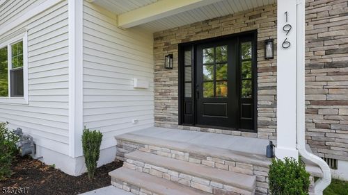 196 Vinton Cir, Fanwood, NJ, 07023-1530 | Card Image