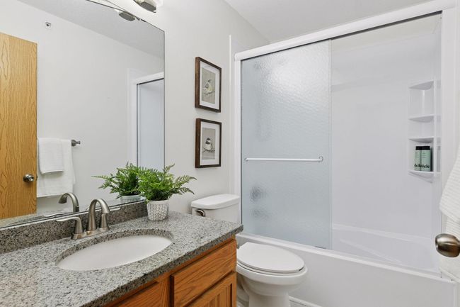 Upper-level full hall bath | Image 16