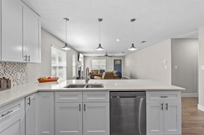 311 E Galveston St, House other with 3 bedrooms, 2 bathrooms and null parking in Giddings TX | Image 15