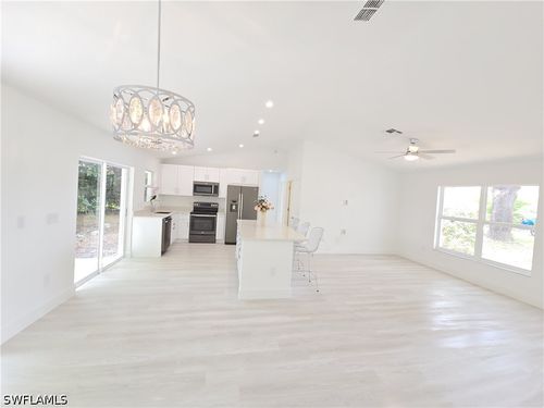 687 Grove Dr, NAPLES, FL, 34120-1420 | Card Image