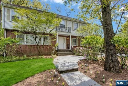 195 Elm Rd, Englewood, NJ, 07631-3713 | Card Image