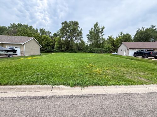 1275L Bellflower Ln Ne, Owatonna, MN, 55060 | Card Image
