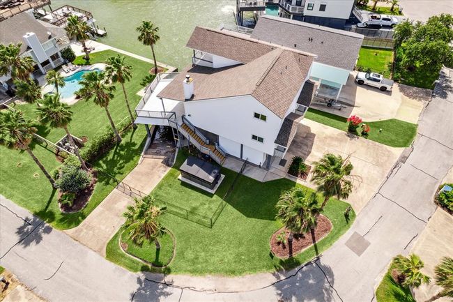 138 Isles End Rd, House other with 4 bedrooms, 3 bathrooms and 2 parking in Tiki Island TX | Image 33