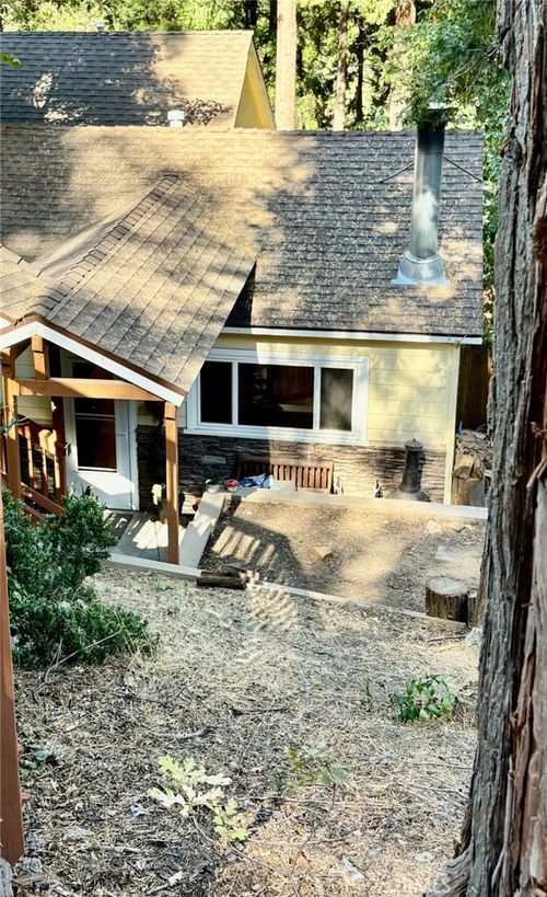 743 Woodland, Crestline, CA, 92325 | Card Image