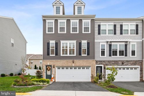 10572 Waterbury Woods Way, MANASSAS, VA, 20112-2451 | Card Image