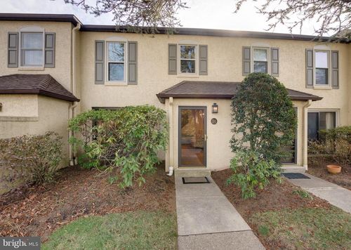 30 Park Ave, BRYN MAWR, PA, 19010-2215 | Card Image