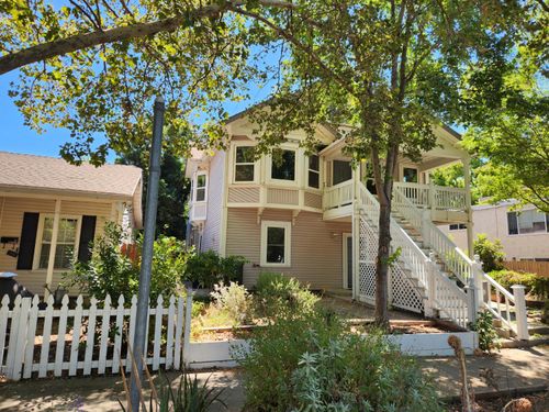 215 25th Street, Sacramento, CA, 95816 | Card Image