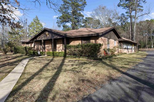 385 Connie Ln, Waskom, TX, 75692-4827 | Card Image