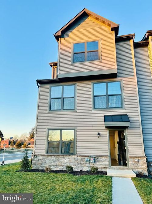 303 E Green St, MIDDLETOWN, DE, 19709-1192 | Card Image