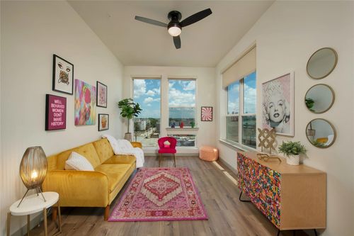 427-1107 Shepherd Dr, Houston, TX, 77007-5427 | Card Image