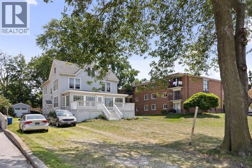 3177 Russell St, Windsor, ON, N9C1E3 | Card Image