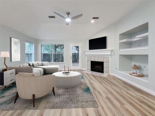 27 Auburn Path Dr, The Woodlands, TX, 77382-4700 | Card Image